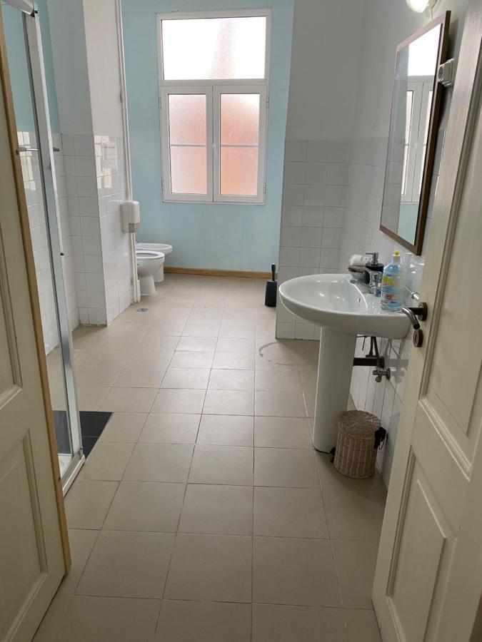 Nature Chiado 2- Cozy Little Double Room With Shared Bathroom Lisboa المظهر الخارجي الصورة